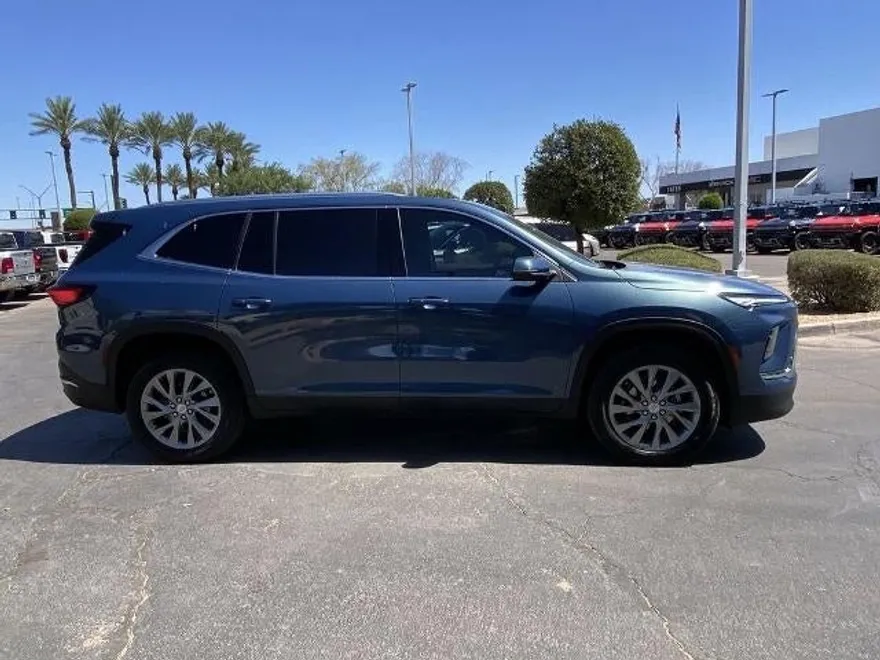 2025 Buick Enclave Preferred photo 1