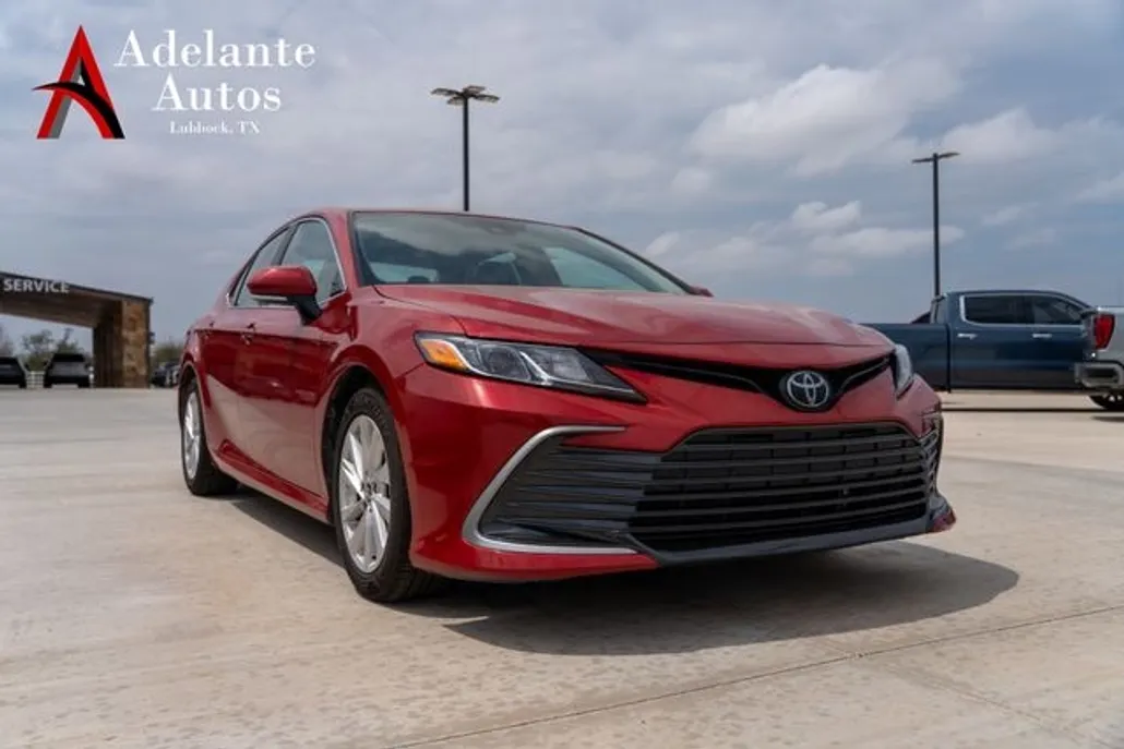 2024 Toyota Camry LE photo 1