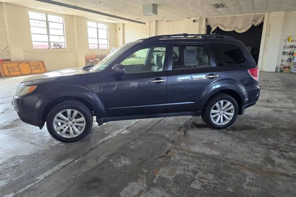 2011 Subaru Forester 2.5X Premium photo 1