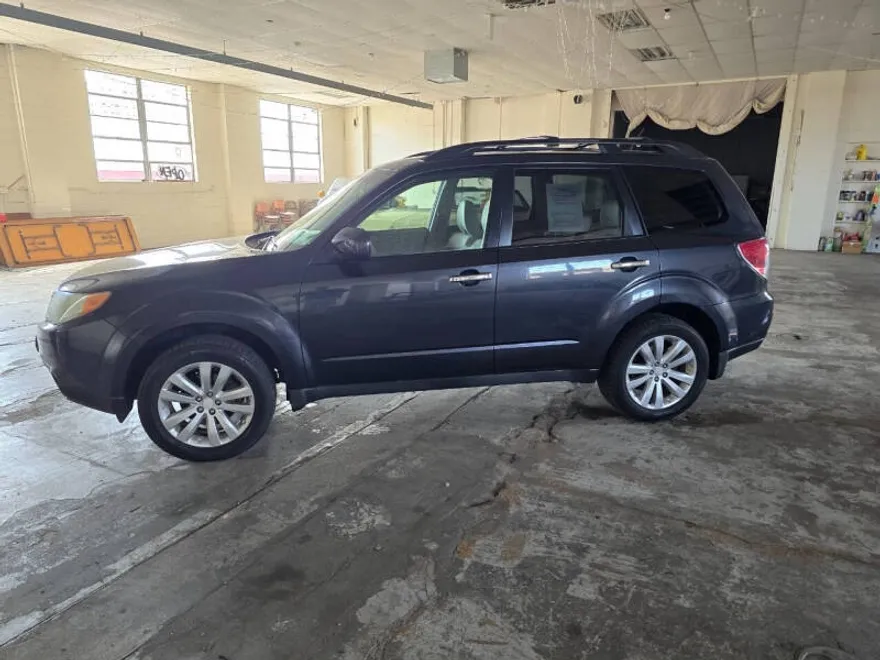 2011 Subaru Forester 2.5X Premium photo 1