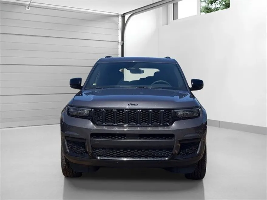2023 Jeep Grand Cherokee Altitude photo 1
