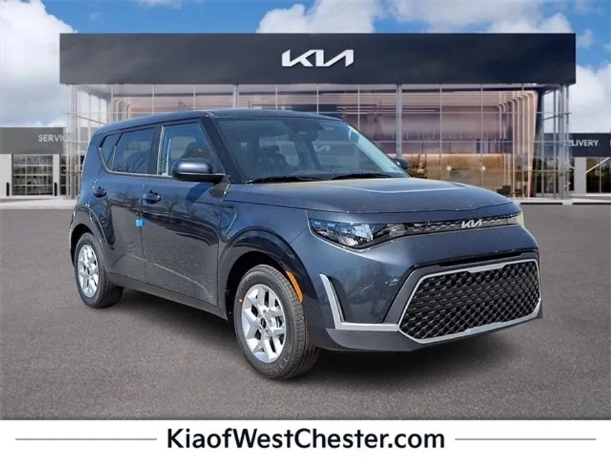 2025 Kia Soul LX photo 1