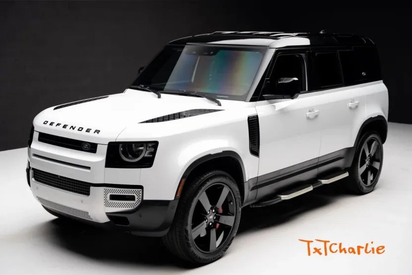 2023 Land Rover Defender 110 S photo 1