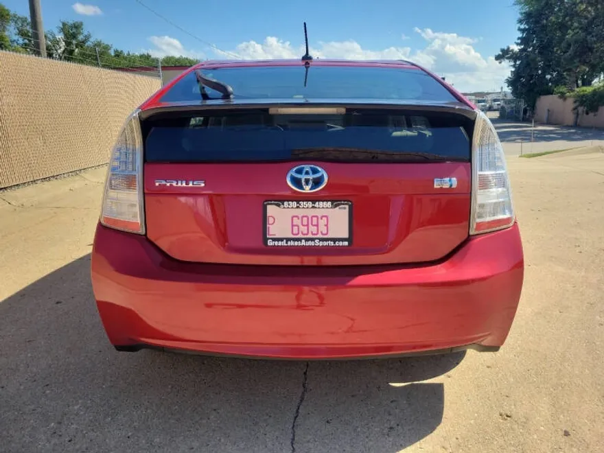 2010 Toyota Prius Four photo 1