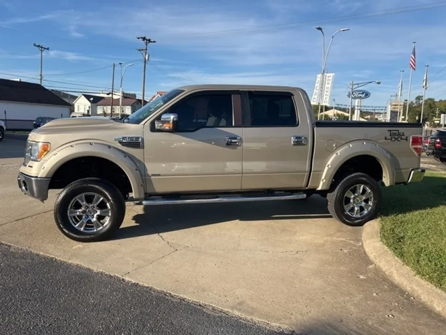 2010 Ford F-150 XLT photo 1