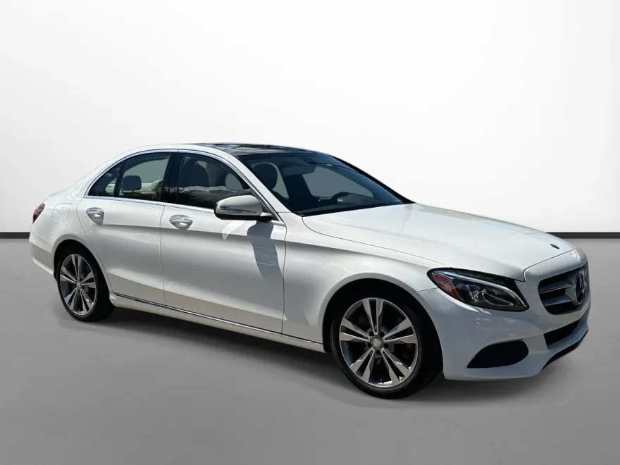 2015 Mercedes Benz C 300 photo 1