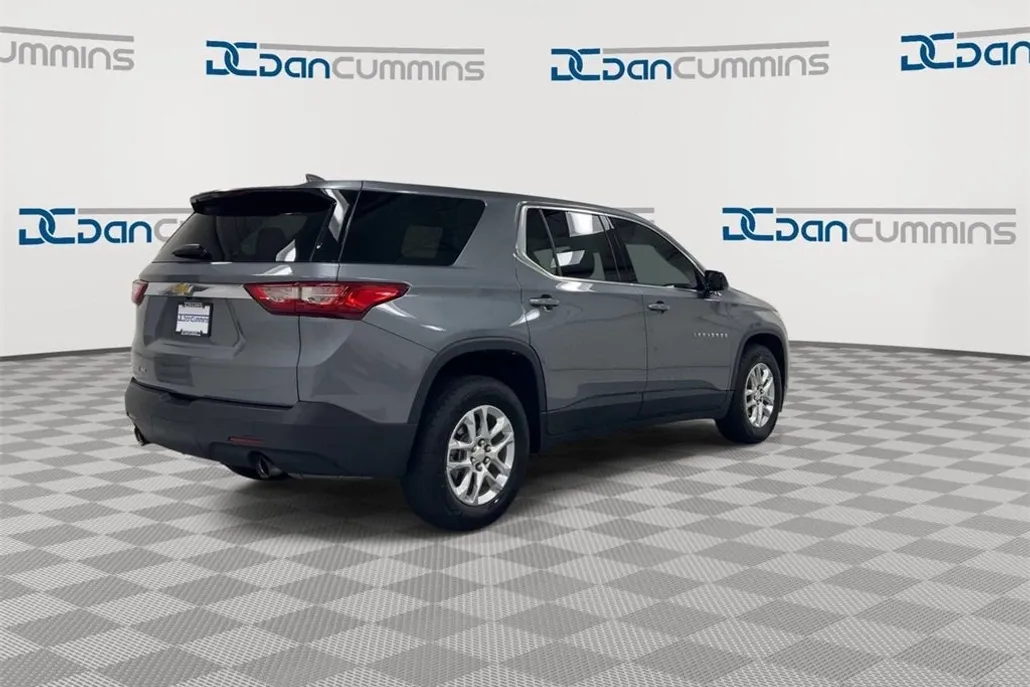 2020 Chevrolet Traverse LS photo 1