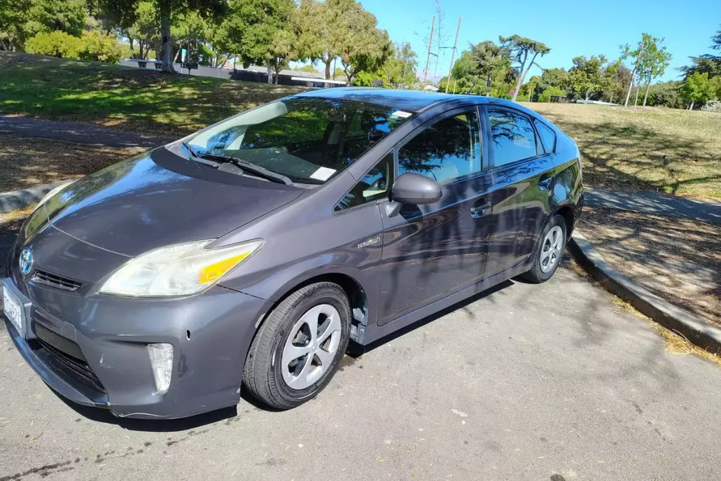 2013 Toyota Prius Two photo 1