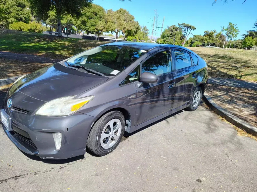 2013 Toyota Prius Two photo 1