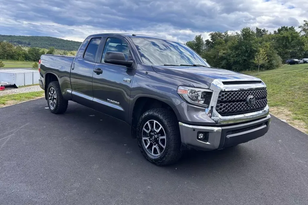 2018 Toyota Tundra SR5 photo 1