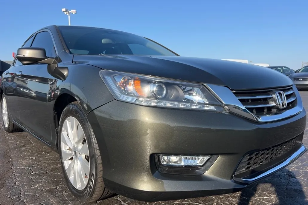 2013 Honda Accord EX-L V6 photo 1