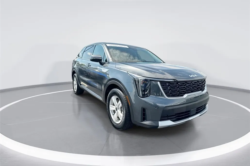 2025 Kia Sorento LX photo 1