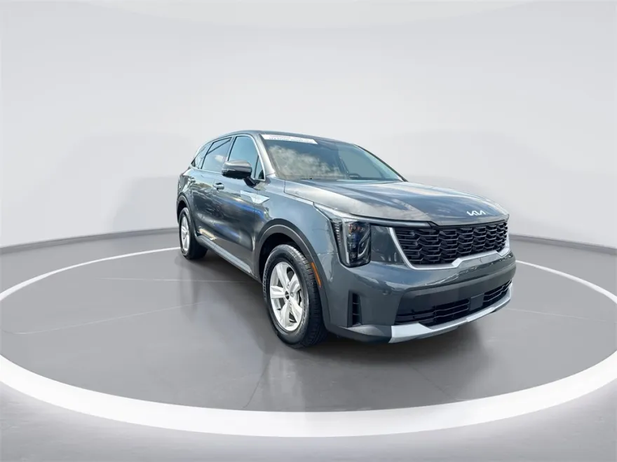 2025 Kia Sorento LX photo 1