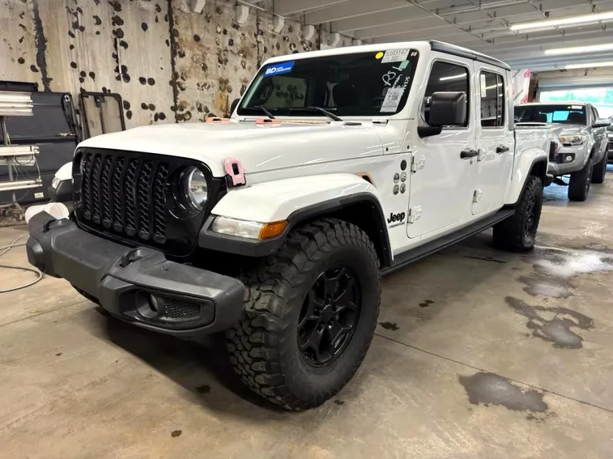 2021 Jeep Gladiator Willys Sport photo 1