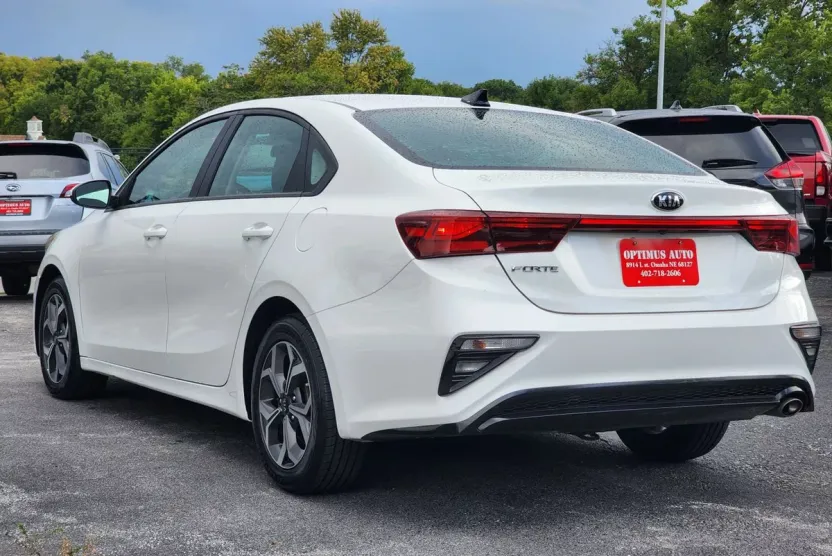 2021 Kia Forte LXS photo 1