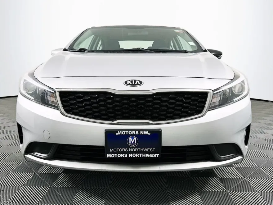 2017 Kia Forte LX Base photo 1