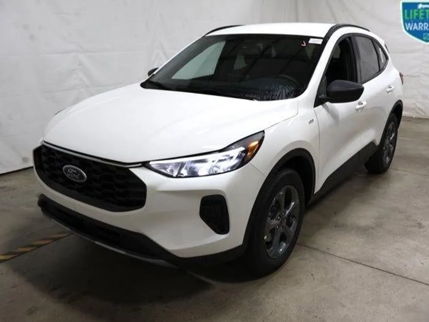 2025 Ford Escape ST-Line photo 1