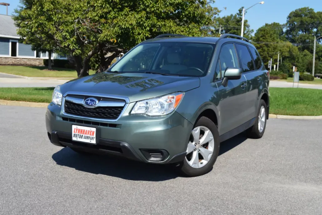 2015 Subaru Forester 2.5i Premium photo 1
