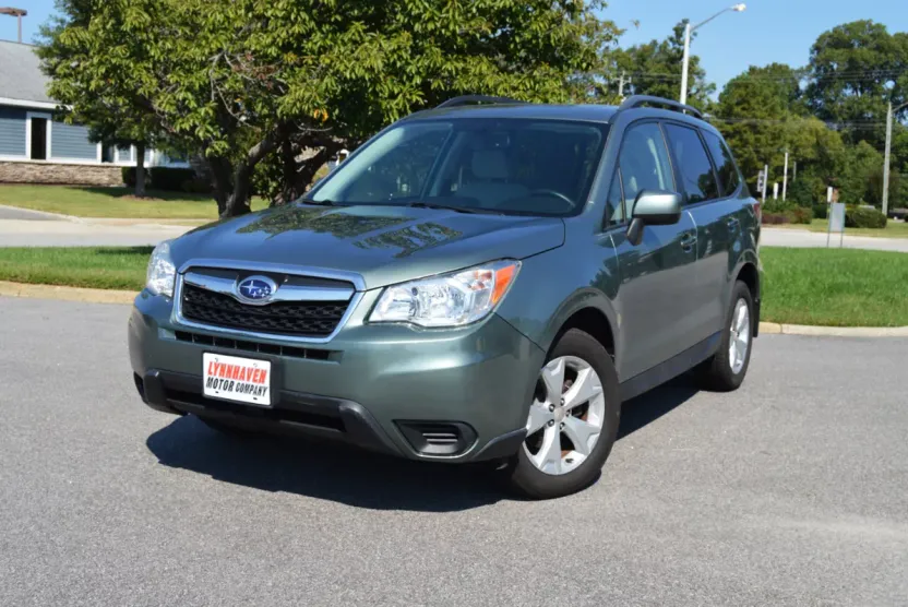 2015 Subaru Forester 2.5i Premium photo 1