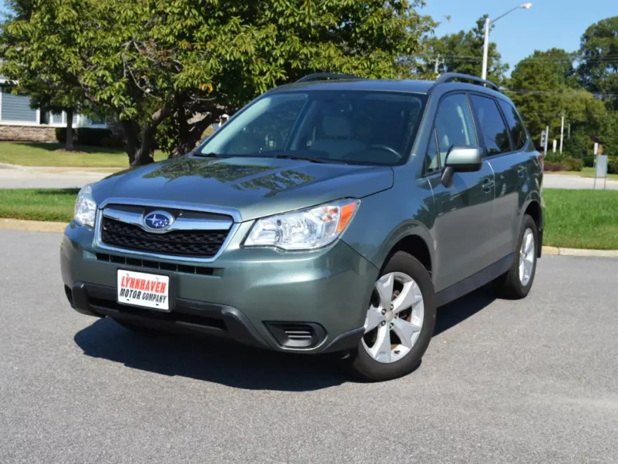 2015 Subaru Forester 2.5i Premium photo 1