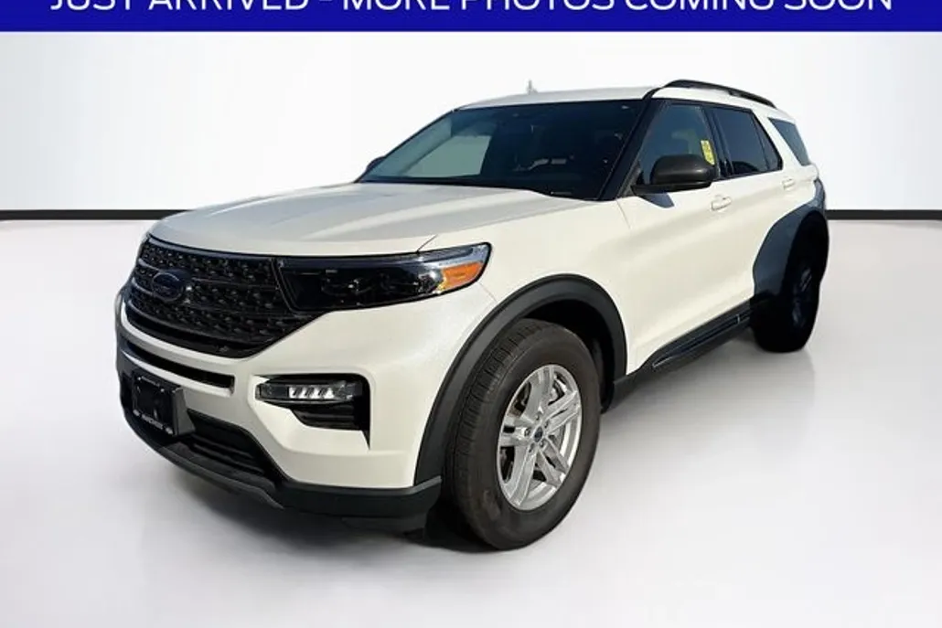 2022 Ford Explorer XLT photo 1
