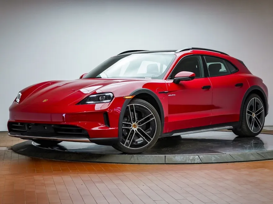 2025 Porsche Taycan Cross Turismo 4 photo 1