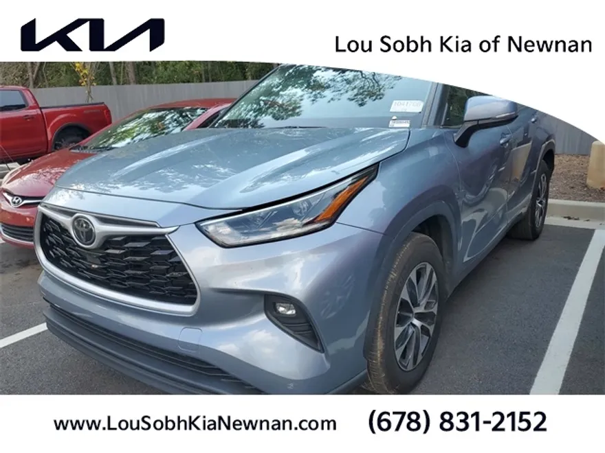 2021 Toyota Highlander XLE photo 1
