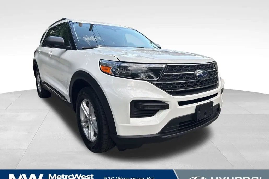 2022 Ford Explorer XLT photo 1