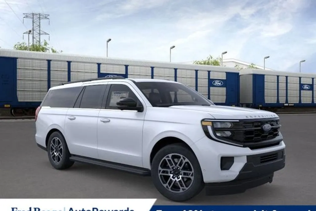 2025 Ford Expedition MAX photo 1
