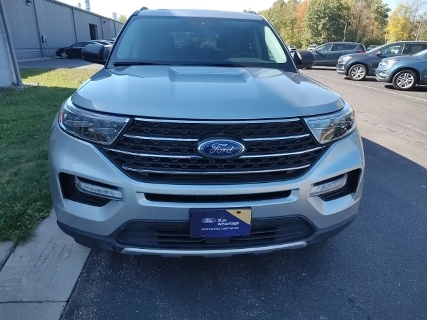 2023 Ford Explorer XLT photo 1
