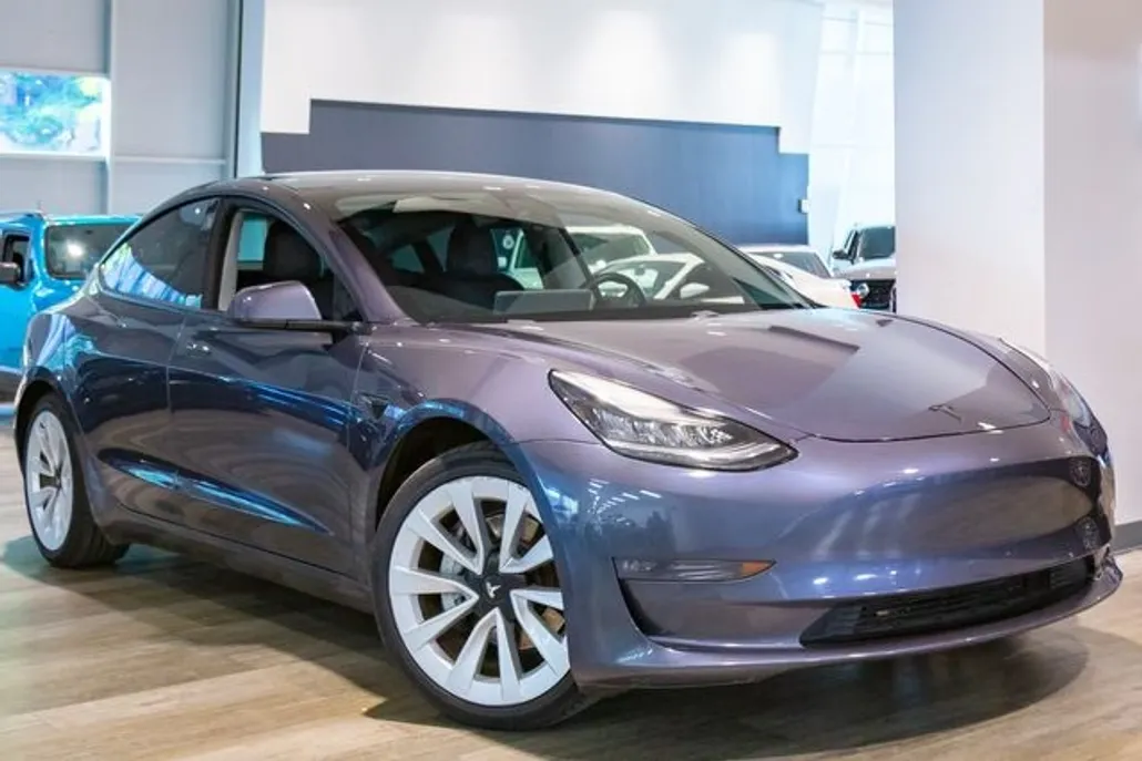 2021 Tesla Model 3 Long Range photo 1