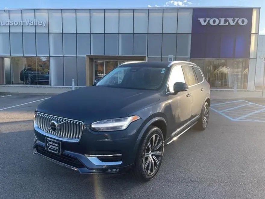 2024 Volvo XC90 B5 Core photo 1