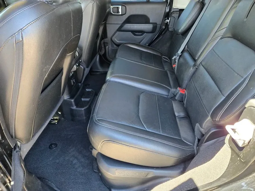 2021 Jeep Wrangler Unlimited Sahara 4xe photo 11