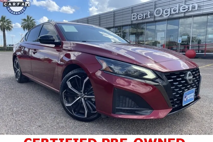 2023 Nissan Altima 2.5 SR photo 1