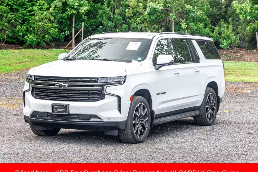 2022 Chevrolet Suburban RST photo 1