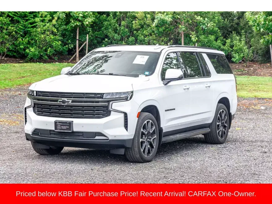 2022 Chevrolet Suburban RST photo 1