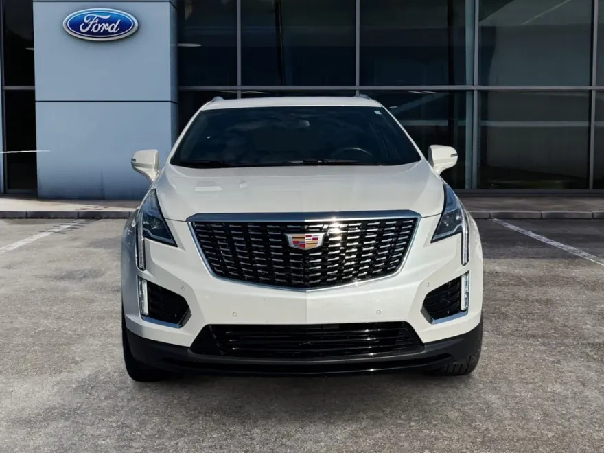 2023 Cadillac XT5 Luxury photo 1