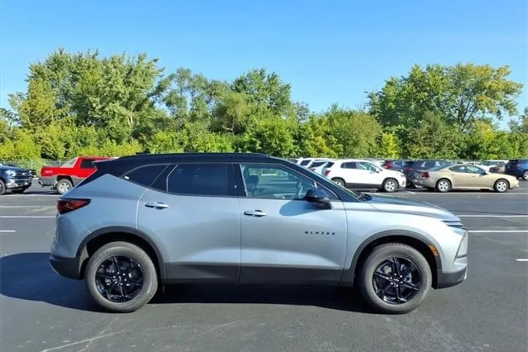 2025 Chevrolet Blazer 2LT photo 1