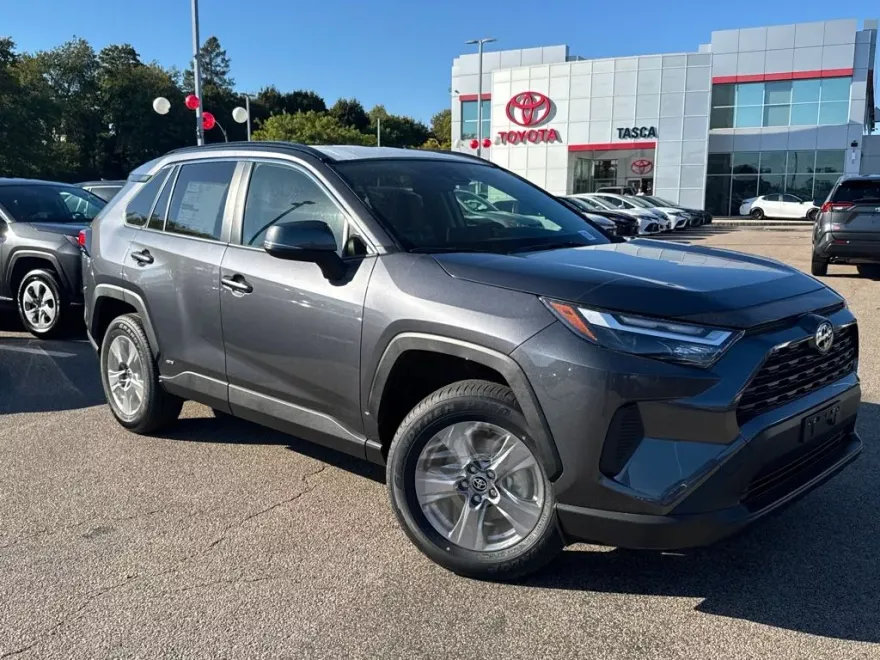 2025 Toyota RAV4 Hybrid LE photo 1