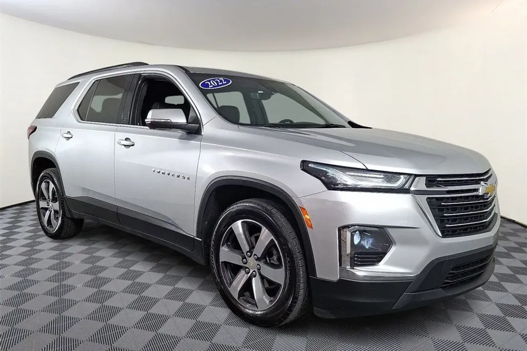 2022 Chevrolet Traverse Leather photo 1