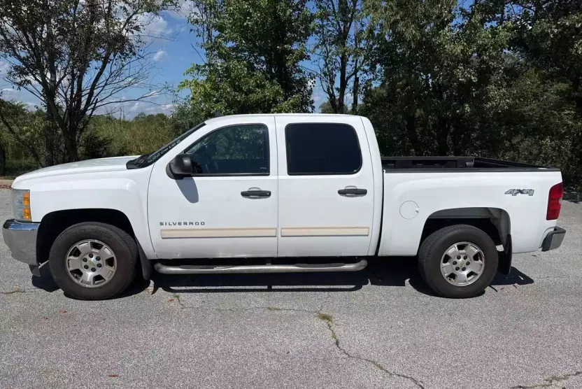 2012 Chevrolet Silverado 1500 LT photo 1