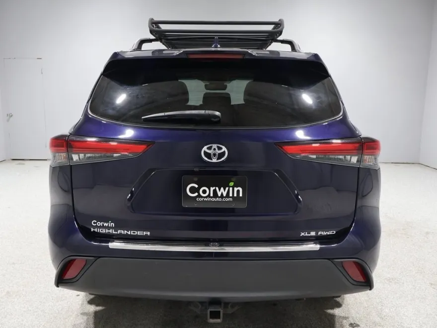 2020 Toyota Highlander XLE photo 1