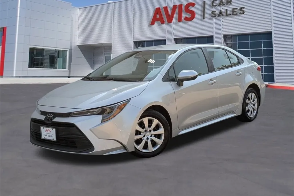2024 Toyota Corolla LE photo 1