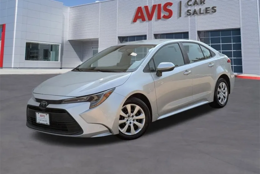2024 Toyota Corolla LE photo 1