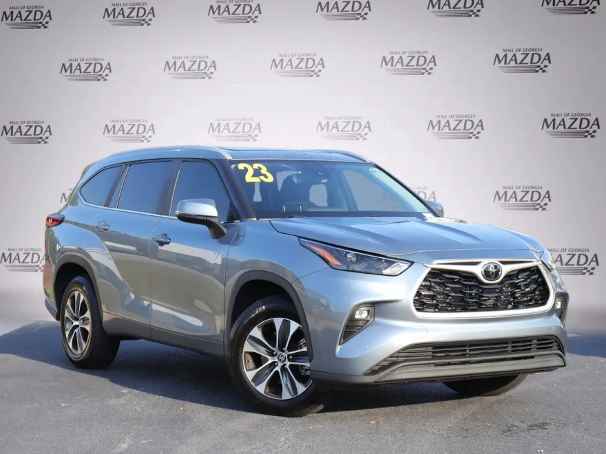 2023 Toyota Highlander XLE photo 1