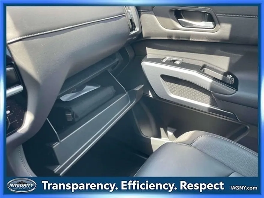 2024 Nissan Pathfinder SL photo 31
