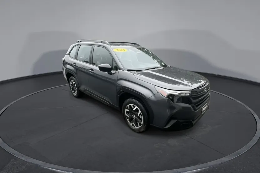 2025 Subaru Forester Base photo 1