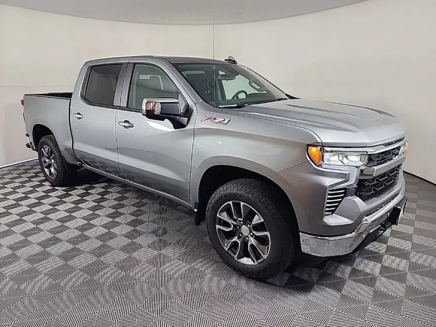2026 Chevrolet Silverado 1500 LT photo 1