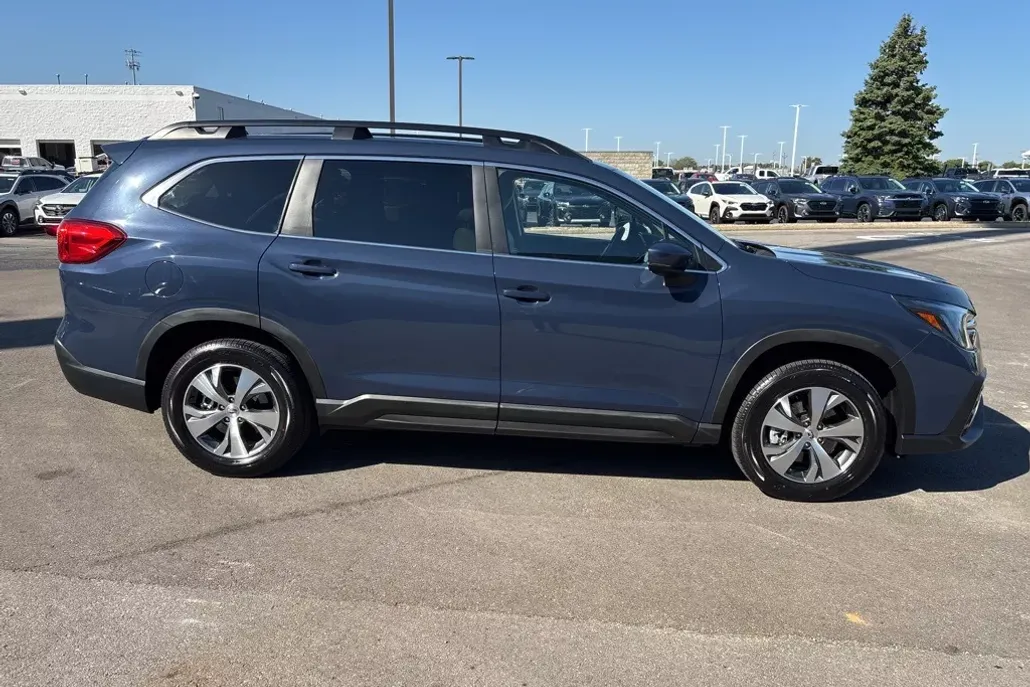 2025 Subaru Ascent Premium photo 1