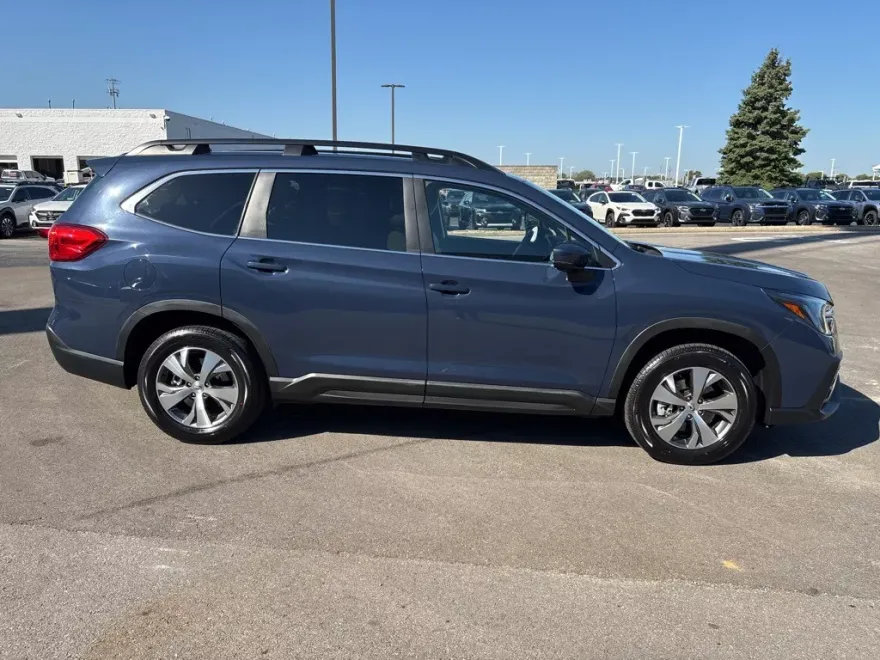 2025 Subaru Ascent Premium photo 1